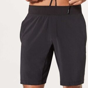 lululemon athletica Men's black XXL linerless  Athletic  T.H.E. Short